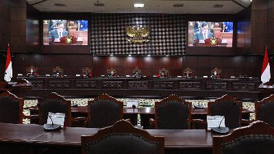 The Formal Review Session of Government Regulations at the Constitutional Court Building, Jakarta, March 9.
Antara/Reno Esnir
