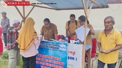 Bantuan iklan segar ini diberikan kepada masyarakat muslim yang miskin di Kecamatan Sirimau dan Kecamatan Nusaniwe.