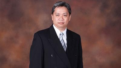 Indonesian Credit Card Association General Manager Steve Marta. Personal Documentation
