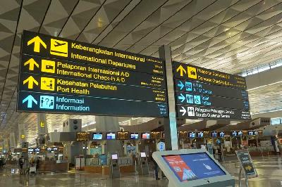 Suasana Bandara Soekarno-Hatta di terminal 3 menjelang mudik lebaran, Tangerang, Banten, 14 April 2023. TEMPO/ Magang/ Maulana Chaerusahid
