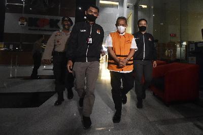 Wali Kota Bandung Yana Mulyana ditahan setelah terjaring operasi tangkap tangan Komisi Pemberantasan Korupsi (KPK) di Gedung KPK, Jakarta, 16 April 2023. TEMPO/Imam Sukamto