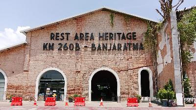 The facade of the Banjaratna Heritage Rest Area at KM 260B in Brebes Regency, Central Java , April 6.
Tempo/Ivansyah
