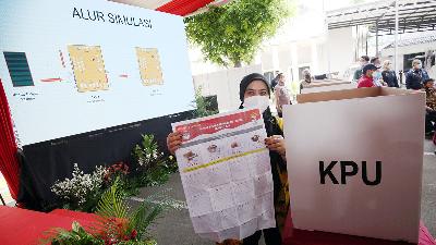 Simulasi pemungutan suara di Kantor KPU RI, Jakarta, 22 Maret 2022.
Dok. Tempo/Muhammad Hidayat