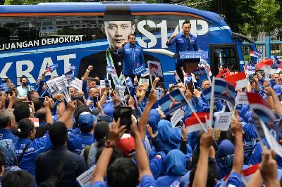 Ketua Umum Partai Demokrat Agus Harimurti Yudhoyono (AHY) memberikan keterangan terkait kasus kudeta Partai Demorkrat yang telah diputus oleh Mahkamah Agung (MA) di DPP Partai Demokrat, Menteng, Jakarta, 3 April 2023. TEMPO/ Febri Angga Palguna