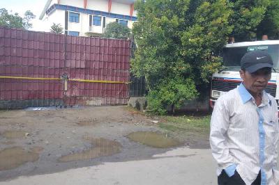 Gudang penyimpanan BBM ilegal yang diduga milik AKBP Achiruddin Hasibuan di Medan. Tempo/Sahat Simatupang