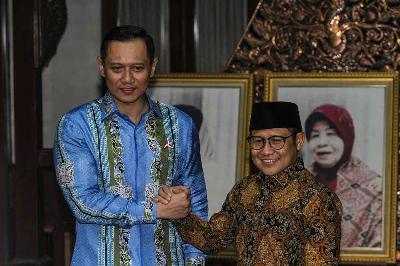 Ketua Umum Partai Demokrat Agus Harimurti Yudhoyono dan Ketua Umum Partai Kebangkitan Bangsa (PKB) Muhaimin Iskandar di Puri Cikeas, Bogor, Jawa Barat, 3 Mei 2023. ANTARA/Asprilla Dwi Adha