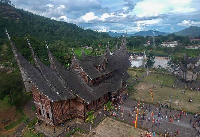 Istano Basa Pagaruyung, Kabupaten Tanah Datar, Sumatera Barat, 4 Mei 2022. ANTARA/Iggoy el Fitra