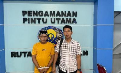 Tim Direktorat (Dit) Reserse Narkoba Polda Sumut menangkap warga Aceh berinisial M Yakub (kiri) sebagai kurir sabu jaringan Sumut-Aceh, Maret 2023. Dok. Humas Polda Sumut

