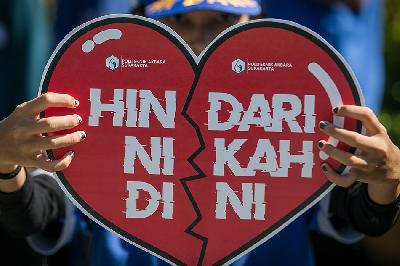 Aksi simpatik menolak menikah dini di Solo, Jawa Tengah. ANTARA/Mohammad Ayudha