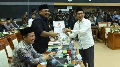 Mantan anggota DPR dari Fraksi PKS Bukhori Yusuf (kanan), di gedung MPR/DPR RI, Senayan, Jakarta, 15 Februari 2023/fraksi.pks.id