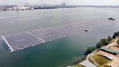 The Sunseap Group’s floating solar power plant in Johor Strait. 
apac.edpr.com
