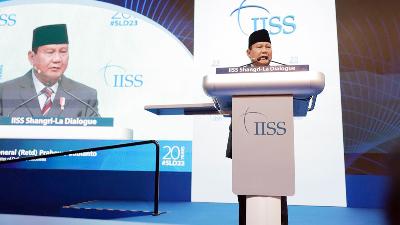 Menteri Pertahanan Prabowo Subianto saat berpidato dalam forum yang diselenggarakan  International Institute for Startegic Studies atau Shangri-La Dialogue di Singapura, 3 Juni 2023. Dok. Kementerian Pertahanan