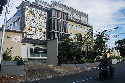 Bangunan hotel yang disita KPK di Angkasapura, Jayapura Utara, Papua, 6 Mei 2023. ANTARA/Indrayadi TH