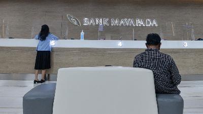 Aktivitas pelayanan nasabah Bank Mayapada di Mayapada Tower, Jakarta, 10 Juli 2020/Tempo/Tony Hartawan