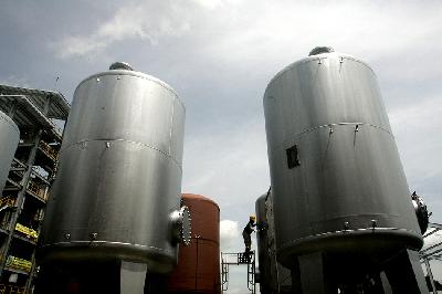 Proyek pengembangan bioetanol PT Perkebunan Nusantara X di Pabrik Gula Gempolkerep, Desa Gedeg, Mojokerto, Jawa Timur. TEMPO/Fully Syafi