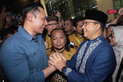 Ketua Umum Partai Demokrat Agus Harimurti Yudhoyono (kiri) menyambut kepulangan bakal Calon Presiden Anies Baswedan di Bandara Soekarno-Hatta, Tangerang, Banten, 12 Juli 2023. Instagram/ @agusyudhoyono