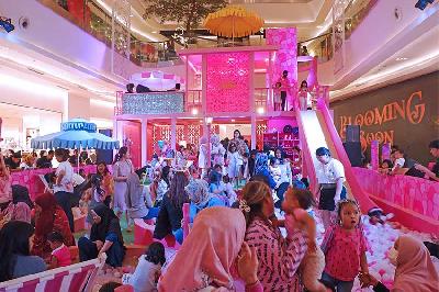 Taman bermain bertajuk Barbie Dream House di Neo Soho Mall, Jakarta, 19 Juli 2023. Tempo/ Bintari Rahmanita