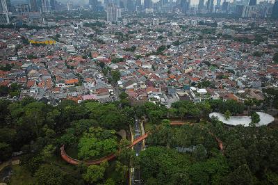 Foto udara Ruang Terbuka Hijau (RTH) di Jakarta, 1 Februari 2023. TEMPO/ Hilman Fathurrahman W