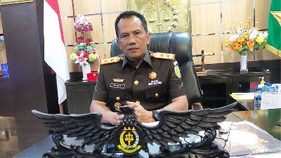 Patris Yusrian Jaya, Chief of Southeast Sulawesi Provincial AGO, July 21. 
Tempo/Rosniawanti Fikry Tahir
