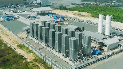The construction of a liquified natural gas (LNG) storage terminal at Lamong Bay, Surabaya, East Java, March 2020. 
PGN Doc.
