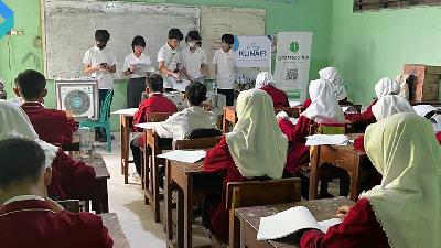 Pelajar SMA ACS Jakarta dan Jakarta Intercultural School Edukasi Pentingnya Kualitas Udara dalam Ruangan.