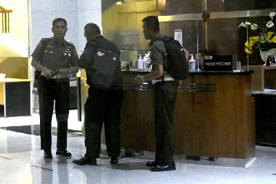 Penyidik Puspom TNI di gedung Komisi Pemberantasan Korupsi, Jakarta, 2 Agustus 2023. TEMPO/Imam Sukamto