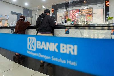 Aktifitas pelayanan perbankan di Bank BRI Cabang Fatmawati, Jakarta, 29 Juli 2022. Tempo/Tony Hartawan