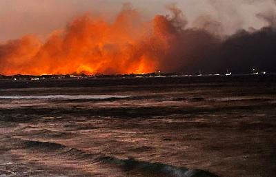 Kota Lahaina saat terbakar di Maui, Hawaii, Amerika Serikat, 9 Agustus 2023. Erin Hawk/REUTERS