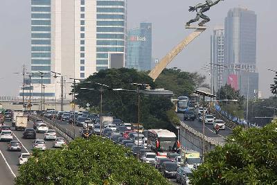 Suasana kemacetan di Pancoran, Jakarta, 30 Agustus 2023. TEMPO/Subekti