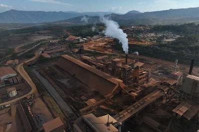 Foto udara smelter milik PT Vale Indonesia Tbk di Sorowako, Kabupaten Luwu Timur, Sulawesi Selatan, 28 Juli 2023. ANTARA/jojon