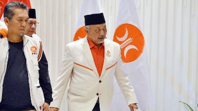 Presiden PKS Ahmad Syaikhu menyampaikan keterangan pers Koalisi Pilpres 2024, di kantor DPP PKS, Jakarta, 2 September 2023. Tempo/Febri Angga Palguna
