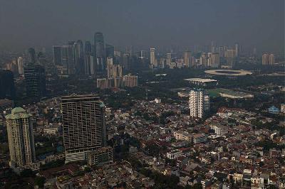 Suasana gedung bertingkat di Jakarta, 23 Agustus 2023. Tempo/Tony Hartawan