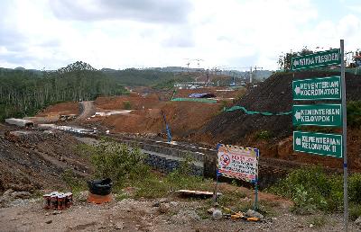 Proyek pembangunan di Kawasan Inti Pusat Pemerintahan (KIPP) Ibu Kota Negara (IKN) Nusantara, Kabupaten Penajam Paser Utara, Kalimantan Timur, 30 Mei 2023. ANTARA/Fikri Yusuf/hp.