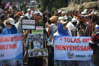 Ratusan masa dari berbagai ormas melakukan aksi demonstrasi 'Bela Rempang 209' di Patung kuda, Gambir, Jakarta Pusat, 20 September 2023. TEMPO/ Febri Angga Palguna