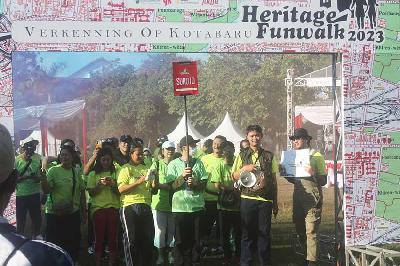 Mahasiswa UNY, Irvan Maulana, menjadi pemandu kegiatan Heritage Funwalk 2023 yang dihadiri penjabat wali kota Yogyakarta. Dok pribadi