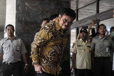 Menteri Pertanian Syahrul Yasin Limpo saat tiba di Kantor Kementerian Pertanian, Jakarta, 5 Oktober 2023. ANTARA/Aprillio Akbar