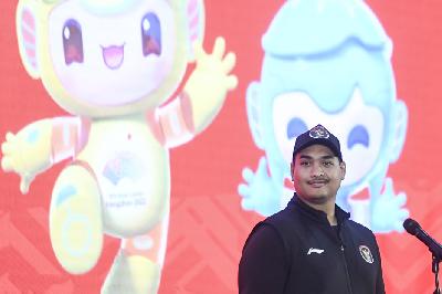 Menpora Dito Ariotedjo menjadi pembina upacara Pengukuhan Kontingen Asian Games 2022 Hangzhou di Jakarta, 19 September 2023. ANTARA/Hafidz Mubarak A