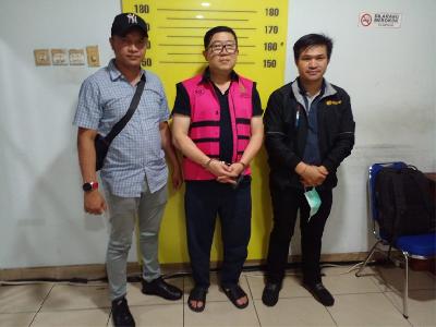 Sadikin Rusli (tengah) di Kejaksaan Agung, Jakarta, 15 Oktober 2023. Dok. Kejakgung