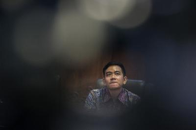 Wali Kota Solo Gibran Rakabuming Raka saat mengikuti sidang Paripurna di DRPD Solo, Jawa Tengah, 19 Oktober 2023. ANTARA/Mohammad Ayudha