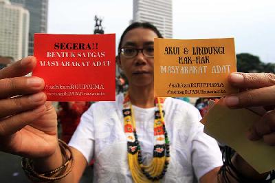 Aliansi Masyarakat Adat Nusantara melakukan aksi damai di Jakarta, 2016. Dok. Tempo/Eko Siswono Toyudho