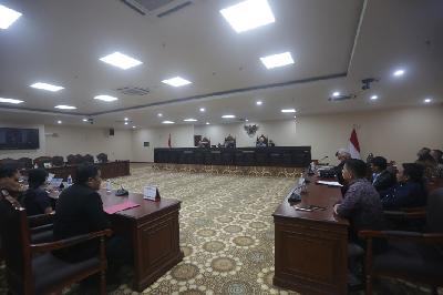 Rapat Majelis Kehormatan Mahkamah Konstitusi (MKMK) di gedung Mahkamah Konstitusi, Jakarta, 26 Oktober 2023. TEMPO/Subekti.