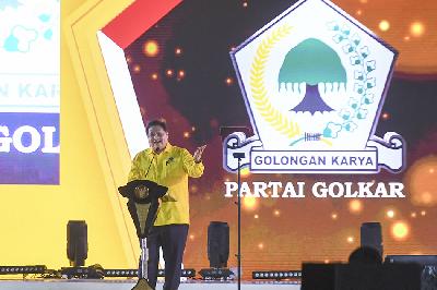 Ketua Umum Partai Golkar Airlangga Hartarto memberikan sambutan saat perayaan HUT Partai Golkar ke-59 di DPP Partai Golkar, Jakarta, 6 November 2023. ANTARA/Hafidz Mubarak A