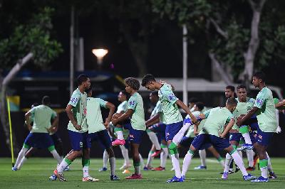 Pesepak bola Timnas Brazil U-17  berlatih di lapangan A, Kompleks GBK, Jakarta, 7 November 2023. ANTARA/Sigid Kurniawan