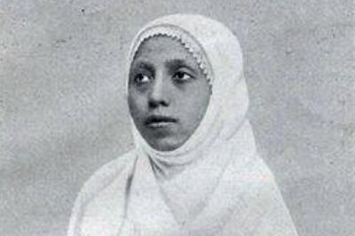 Potret pendiri Perguruan Diniyyah Puteri Padang Panjang, Rahmah El Yunusiyyah, dalam majalah "Pedoman Isteri", Januari 1932. Dok. Perpusnas RI