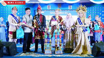 Di gelar di Balai Rakyat Setda OKU Timur, Grand Final Pemilihan Mouli Meranai Kabupaten OKU Timur Tahun 2023 berlangsung meriah. Jum'at, 10 November 2023.