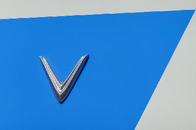 Logo mobil listrik Vinfast di gerai San Diego, California, Amerika Serikat, 10 Oktober 2023. REUTERS/Mike Blake