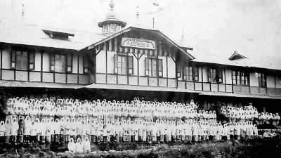 Asrama Putri Pondok Pesantren Diniyah Padang Panjang, 1929. Dok. Diniyah Padang Panjang