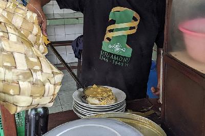 Orem-orem makan khas Malang di kedai Abdul Manan di Kota Malang, Jawa Timur, 30 November 2023. TEMPO/Aris Novia Hidayat