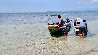 Nelayan Desa Galo-Galo, Pulau Morotai, Maluku Utara, 29 Oktober 2023/Tempo/Budhy Nurgianto 
