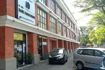 Kantor PT BPR Pasar Umum yang telah dilikuidasi oleh Lembaga Penjamin Simpanan (LPS) di Denpasar, Bali, 5 Desember 2023. TEMPO/ Made Argawa